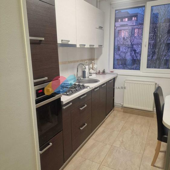 Apartament cu 3 camere decomandat în Semicentral