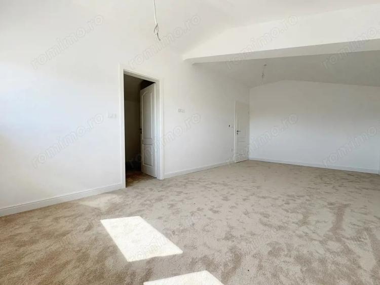 Casă cu 5 camere cu Teren 460 Mp în Giroc