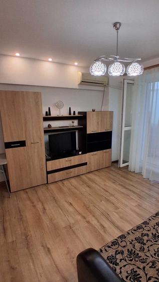 Apartament cu 2 camere decomandat în Berceni