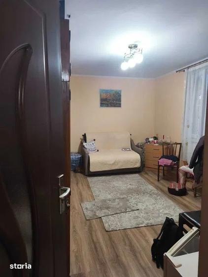 Garsonieră decomandată în Central