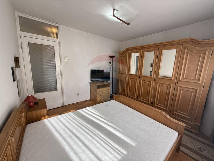 Apartament cu 3 camere decomandat, mobilat în Zorilor