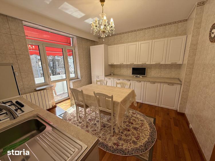 Apartament cu 7 camere în Floreasca