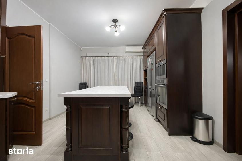 Casă cu 5 camere cu Teren 1030 Mp în Miroslava