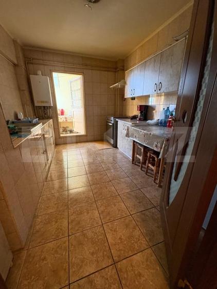 Apartament cu 4 camere decomandat, mobilat în Prundu