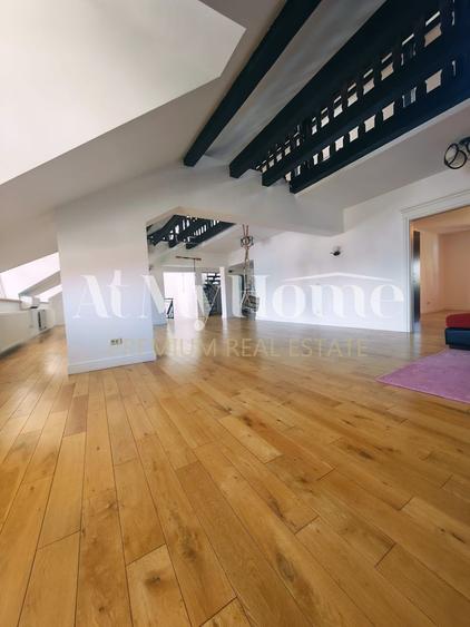 Duplex cu 7 camere cu Canalizare în Iancu Nicolae