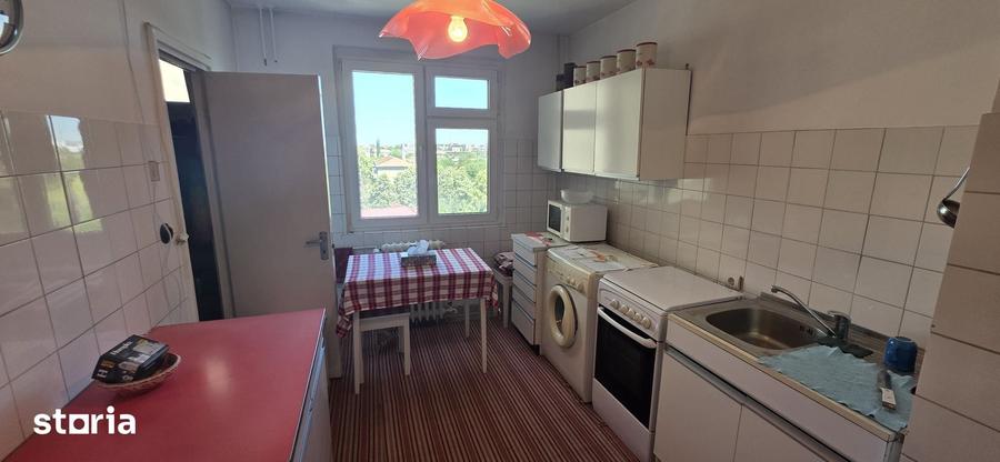 Apartament cu 3 camere semidecomandat în Central