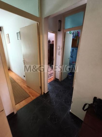 Apartament cu 3 camere decomandat în Lipovei