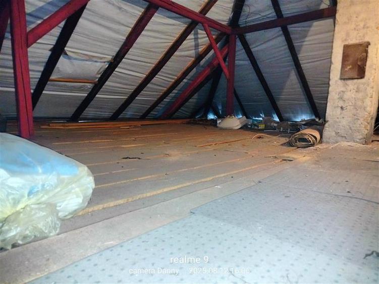 Casă individuală cu 5 camere cu Teren 300 Mp în Muncitoresc