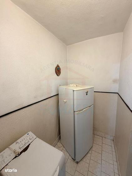 Apartament cu 2 camere decomandat în Sârbi