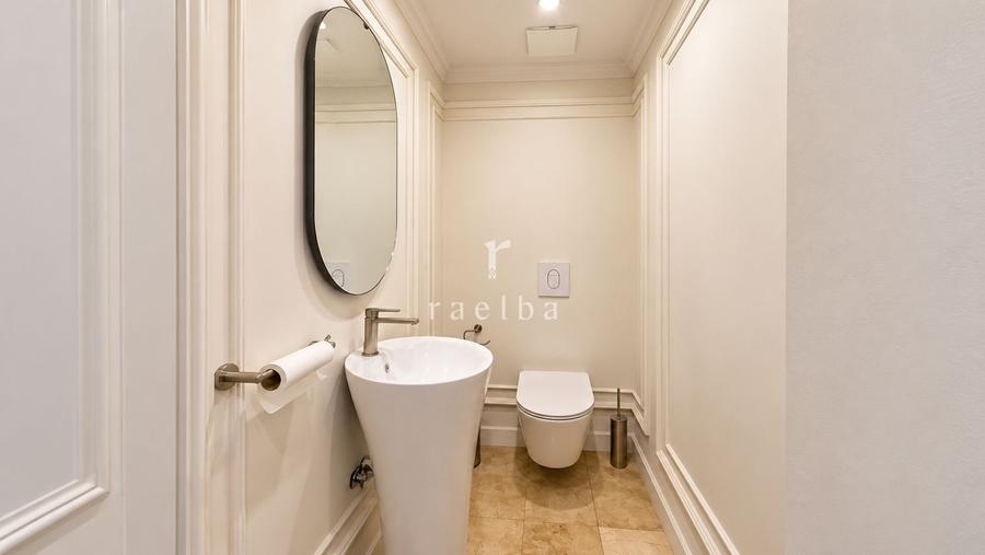 Apartament cu 4 camere decomandat, mobilat în Dorobanți