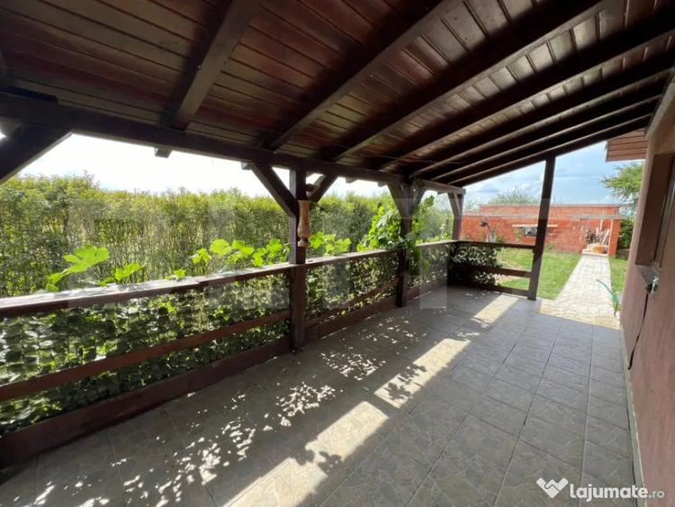 Casă cu 3 camere cu Teren 875 Mp în Botizului