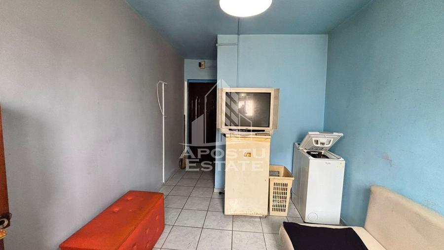 Garsonieră nedecomandată, mobilată în Girocului
