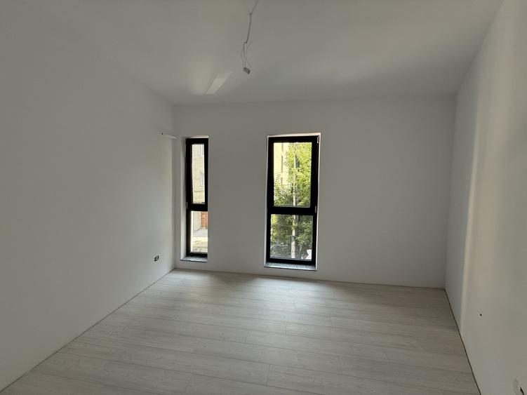 Apartament cu 4 camere decomandat în Nerva Traian