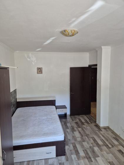 Garsonieră decomandată în Găvana