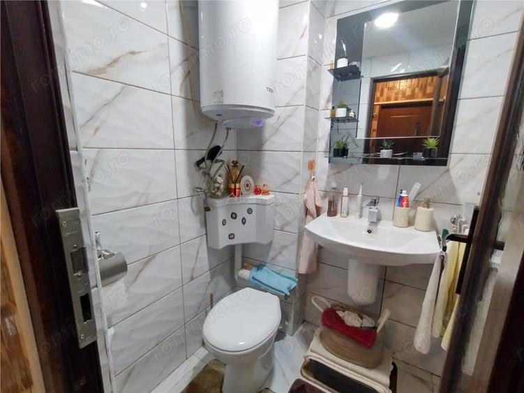 Garsonieră decomandată, mobilată în Vest