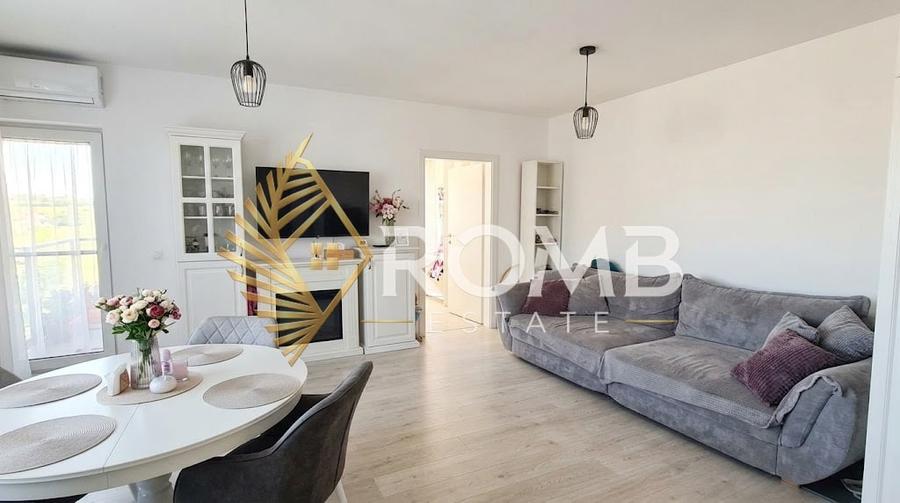 Apartament cu 3 camere decomandat în Europa