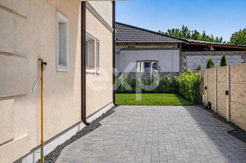 Casă individuală cu 5 camere cu Canalizare în Săcălaz