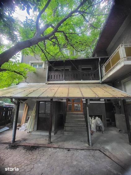 Casă cu 7 camere decomandat cu Teren 117 Mp în Ultracentral