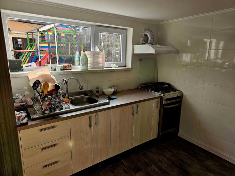 Apartament cu 4 camere decomandat în Central
