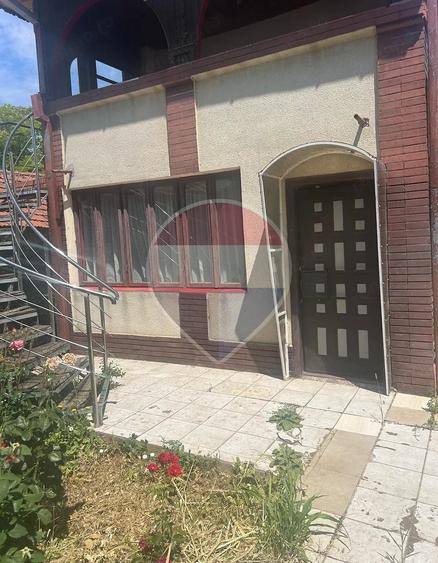 Casă cu 1 camere cu Teren 1129 Mp în Cunești