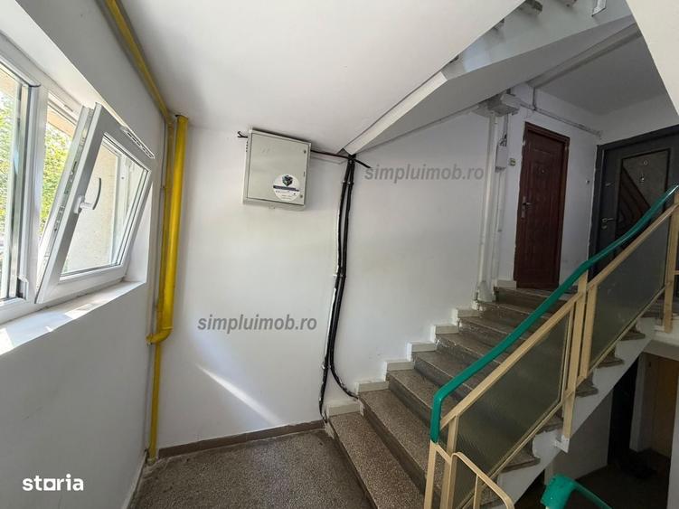 Apartament cu 3 camere în Apărătorii Patriei