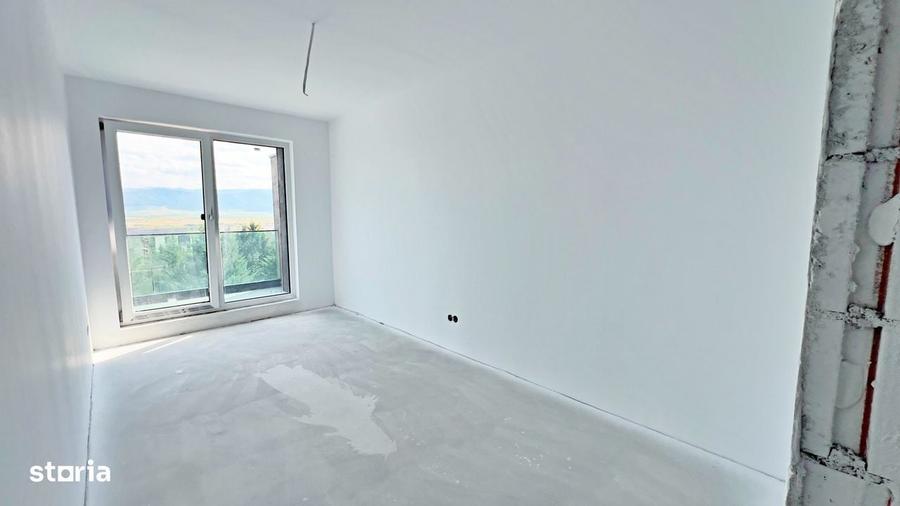 Apartament cu 3 camere decomandat în Cristian