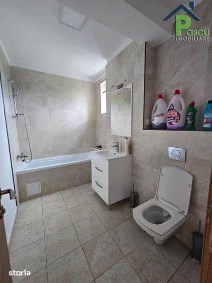 Casă cu 4 camere cu Teren 300 Mp în Central