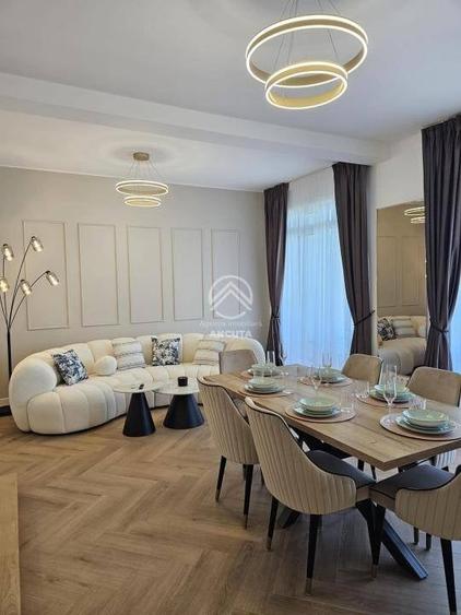 Casă cu 5 camere cu Teren 270 Mp în Tăuți