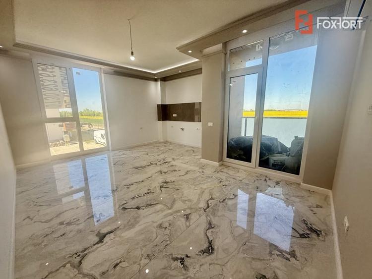 Apartament cu 3 camere decomandat în Torontalului