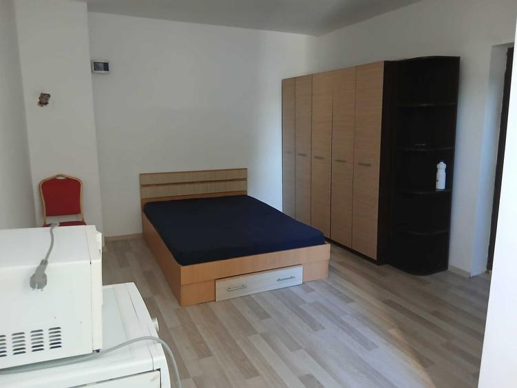 Garsonieră decomandată în Central