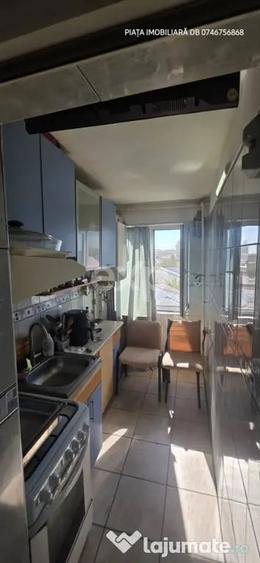 Apartament cu 2 camere decomandat în Micro 9