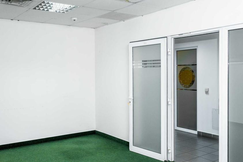 Spațiu comercial, de 120 mp, în Central