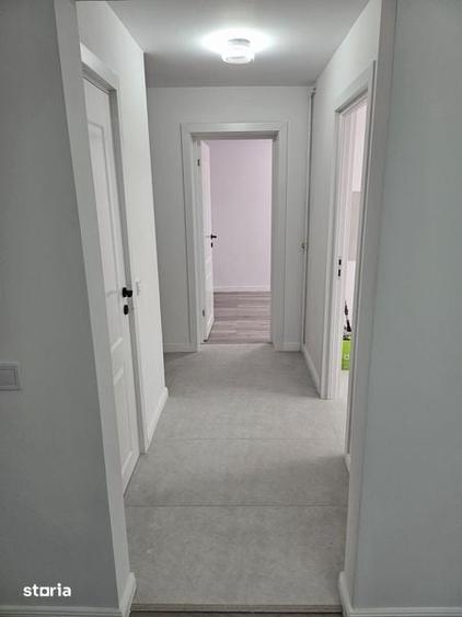 Apartament cu 3 camere semidecomandat în Cina
