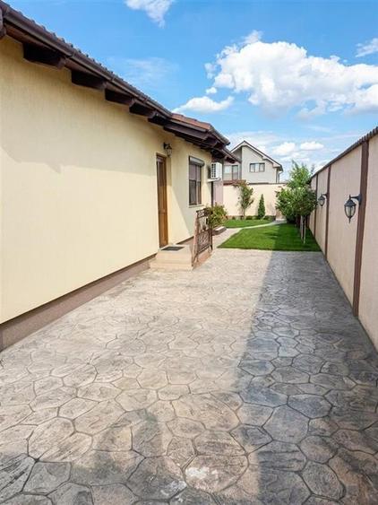 Casă cu 4 camere cu Teren 303 Mp în Sântandrei