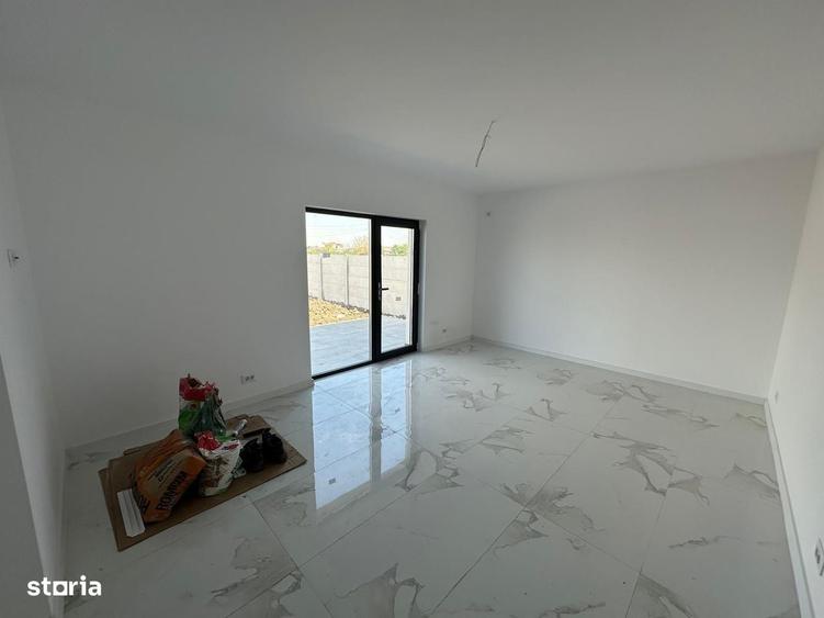 Casă cu 4 camere cu Teren 400 Mp în Clinceni