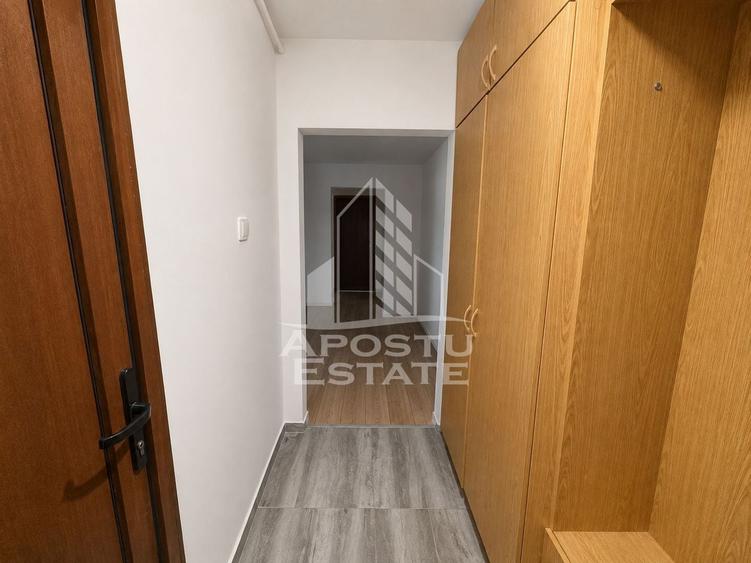 Apartament cu 2 camere semidecomandat, mobilat în Soarelui