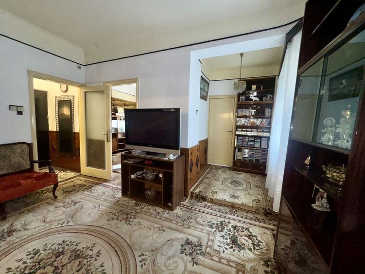 Apartament cu 4 camere circular, mobilat în Universitate