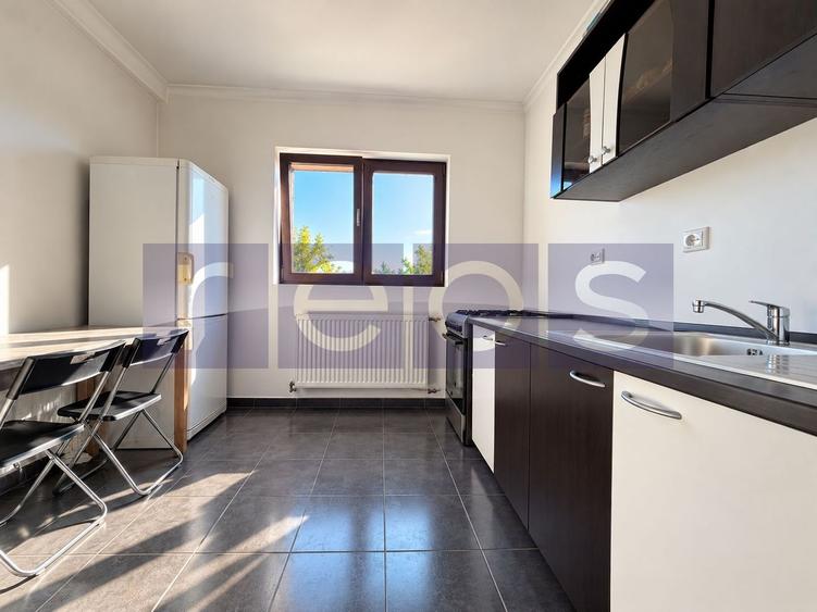 Apartament cu 4 camere decomandat în Aviației