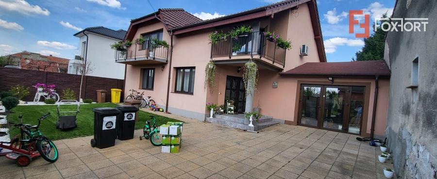 Casă individuală cu 6 camere cu Canalizare în Gai