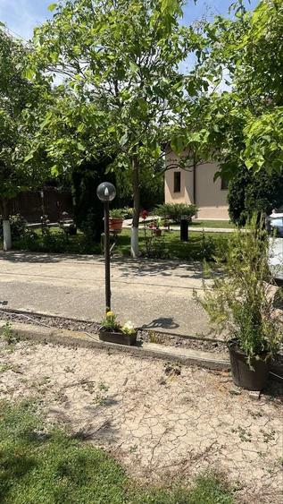 Casă cu 4 camere în Gherghița