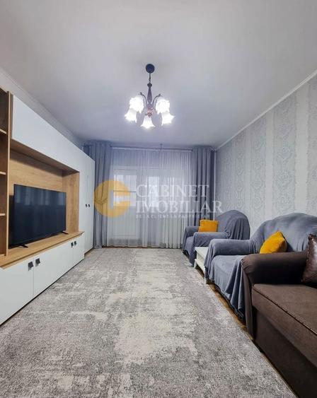 Apartament cu 3 camere decomandat, mobilat în Alexandru cel Bun
