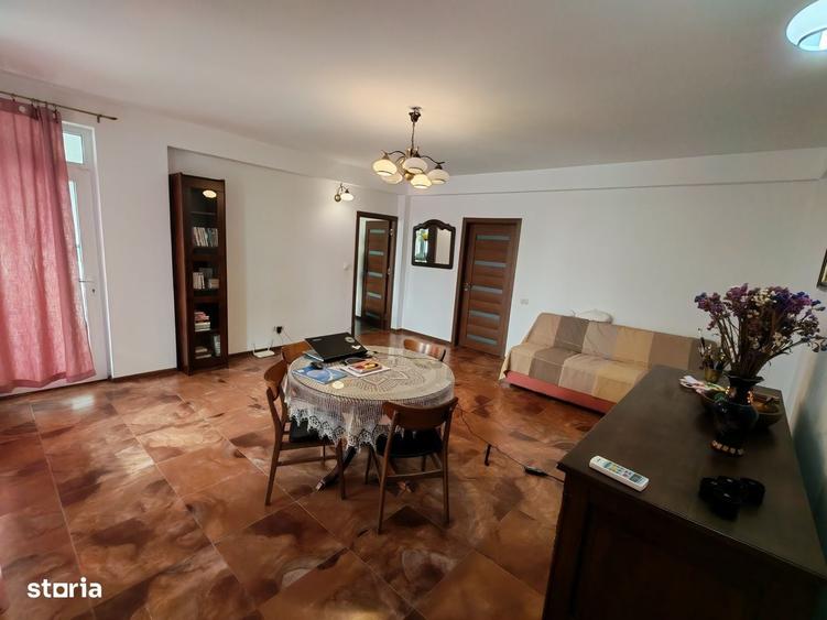 Casă cu 4 camere în Central