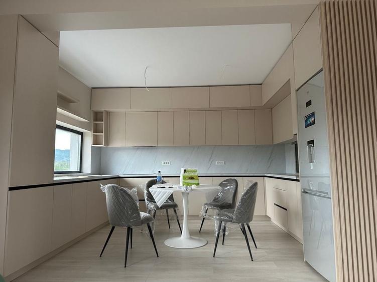 Casă cu 3 camere cu Teren 1100 Mp în Bujoreni
