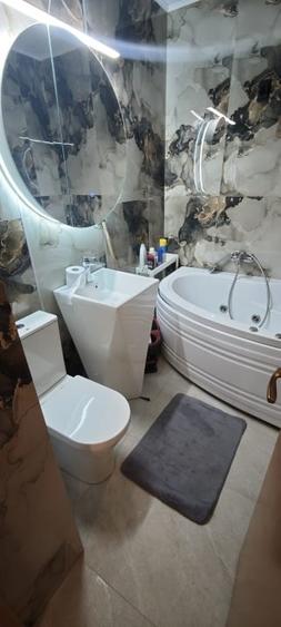 Apartament cu 3 camere decomandat, mobilat în Băneasa