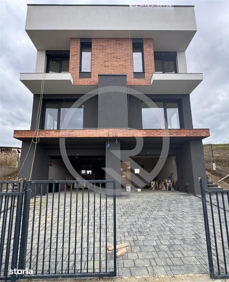 Casă cu 5 camere cu Teren 300 Mp în Central