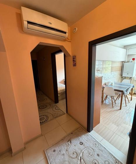 Apartament cu 3 camere decomandat în Brotăcei
