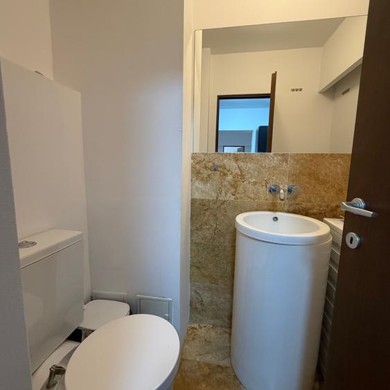 Apartament cu 3 camere semidecomandat în P-ța Alba Iulia