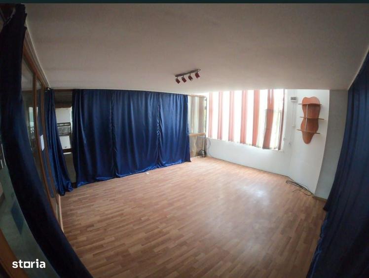 Spațiu comercial, de 30 mp, în Piața Centrală
