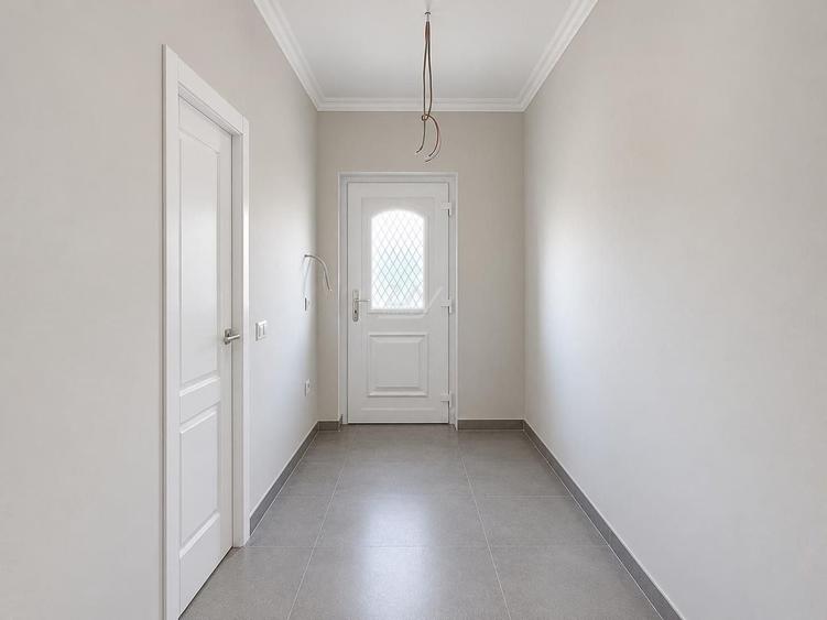 Duplex cu 5 camere cu Canalizare în Moșnița Nouă