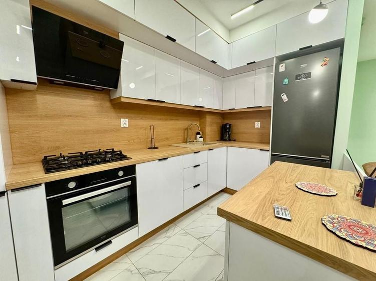 Apartament cu 3 camere decomandat în Ștefăneștii de Jos